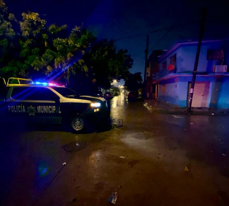 Caen 50.8 mm de lluvia esta madrugada en Mazatlán