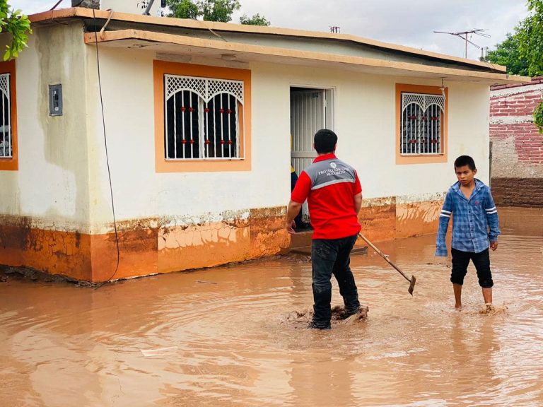 Dejan intensas lluvias en Mocorito casas con pérdida total