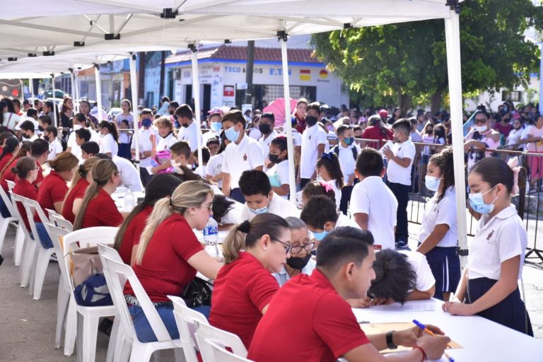 Entregan julio y agosto; suma Mazatlán $2 millones en becas