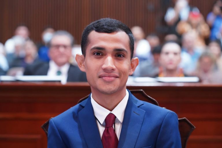 Congratula a GVL premio a joven ahomense