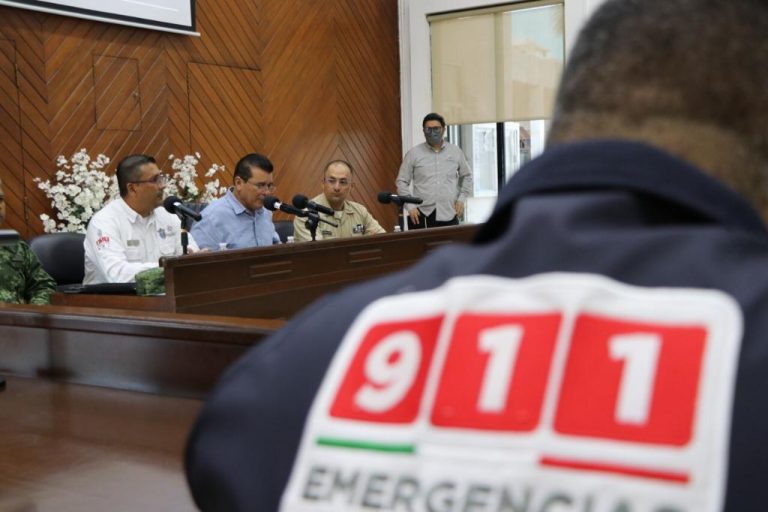 Llaman en Mazatlán a alistarse en casa ante posible ciclones