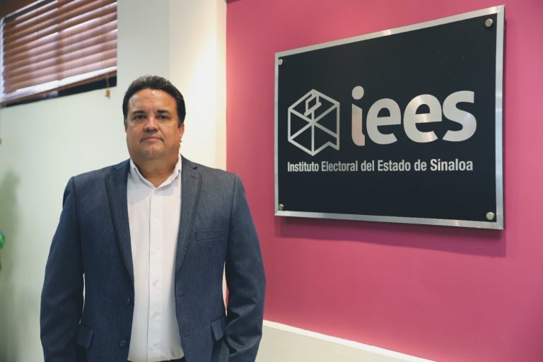 Asume Arturo Fajardo presidencia del IEES