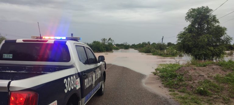 Cierran paso de La Curva a Mezquitillo, Eldorado
