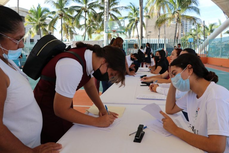 Este viernes inicia entrega de becas en Mazatlán