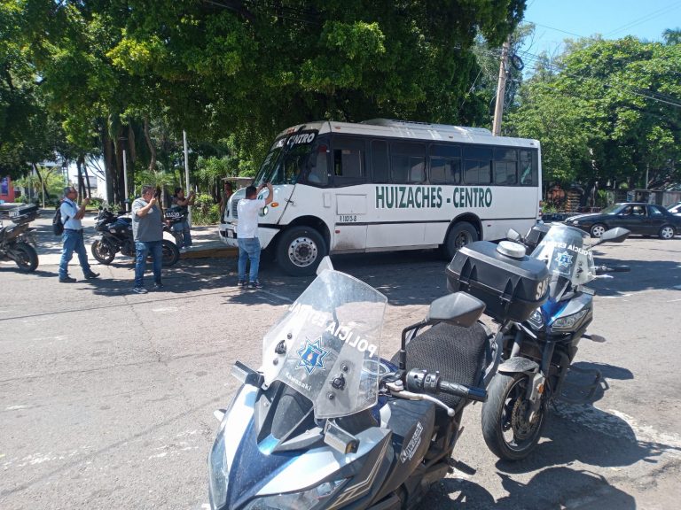 Disparan armados contra urbano; hay una niña herida