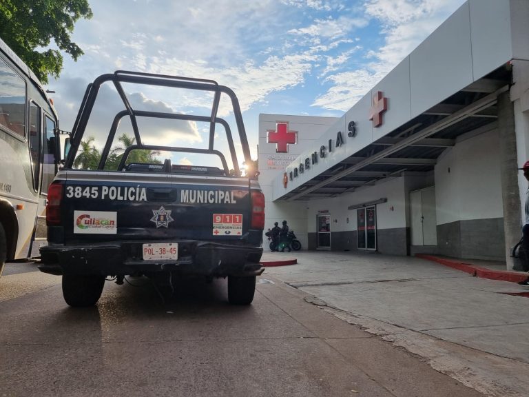 Llega a la Cruz Roja con dos disparos en una pierna
