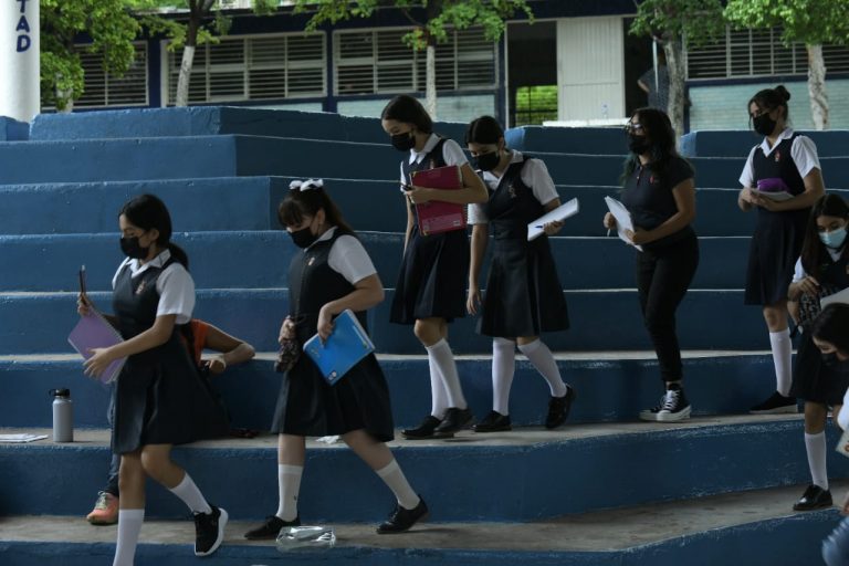 Se aproxima mayo con ‘megapuente’ laboral… y escolar