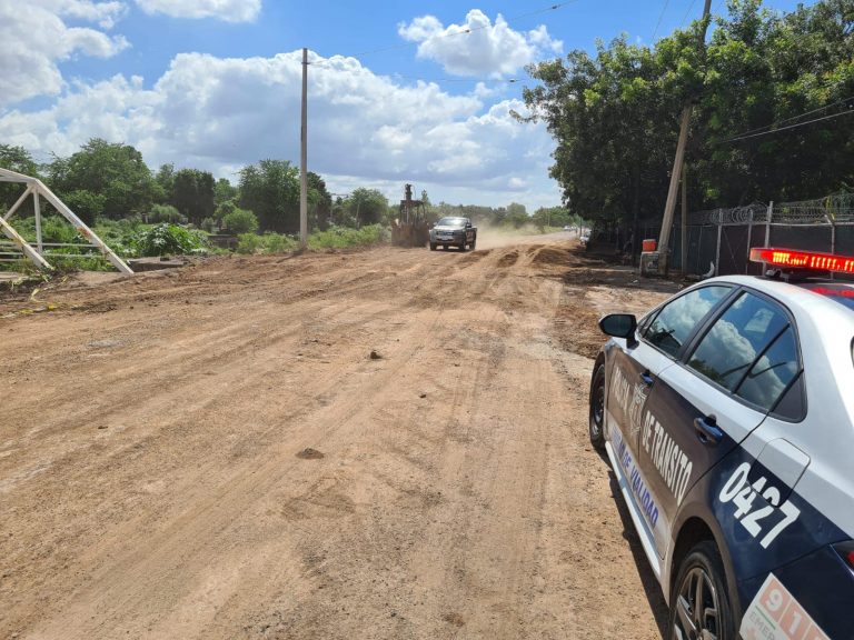 Abren paso vehicular en avenida Federalismo