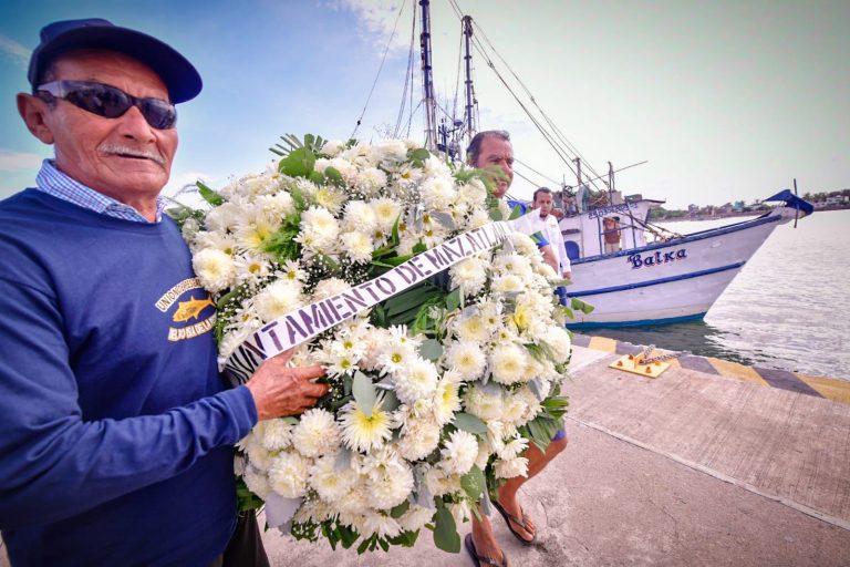 Recuerda Mazatlán a 57 pescadores fallecidos por huracán