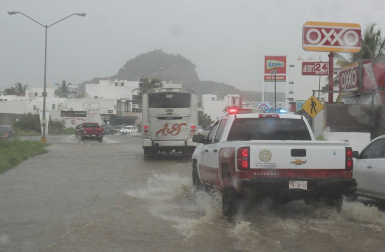 Registra Mazatlán 35 mm de lluvias en las últimas horas