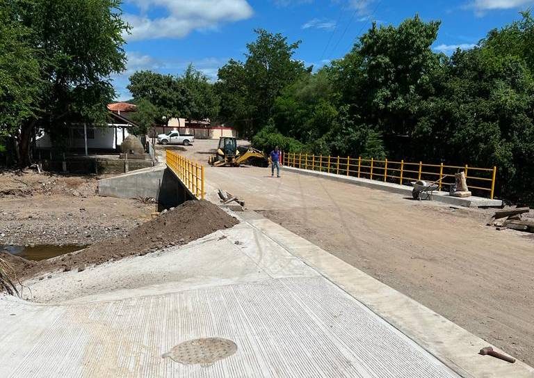 Al 98% puente de La Apoma, Badiraguato