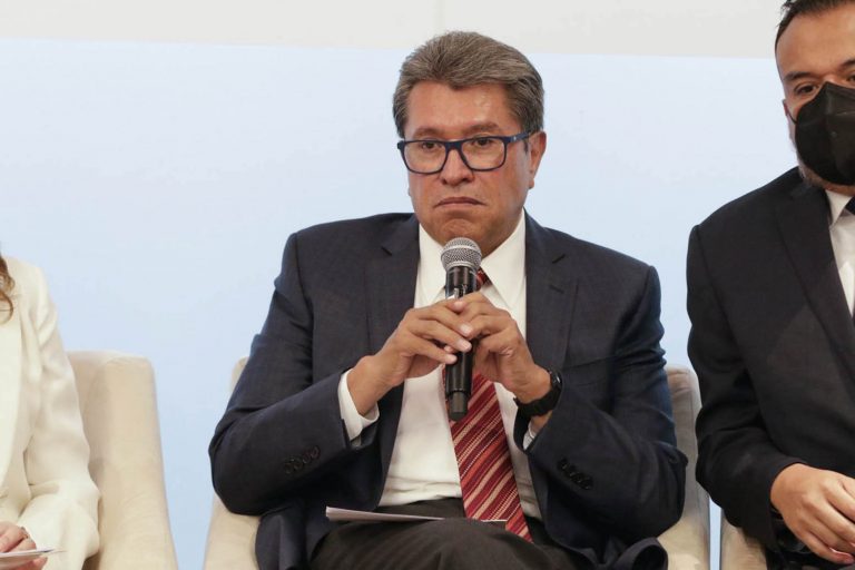 Arremete AMLO contra Ricardo Monreal