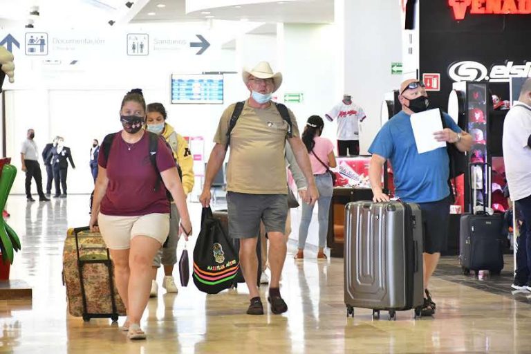 Aumenta 25% arribo de turismo vía aérea a Mazatlán