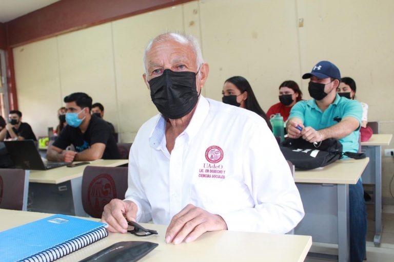 A sus 72 años busca en Guasave el mejor abogado