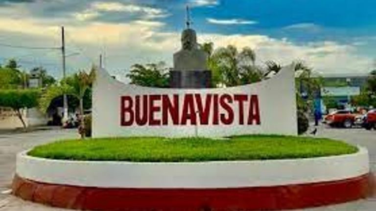 Cierran escuela en Michoacán por falta de maestros