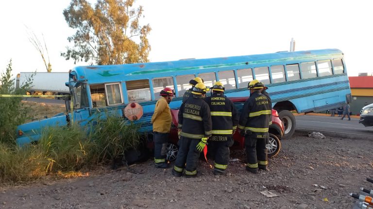 Deja un muerto y 10 lesionados choque en la Maxipista