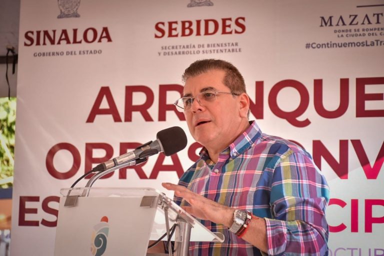 ¡Era del ‘Químico’! Destituirán a director del rastro por asistir con Ebrard