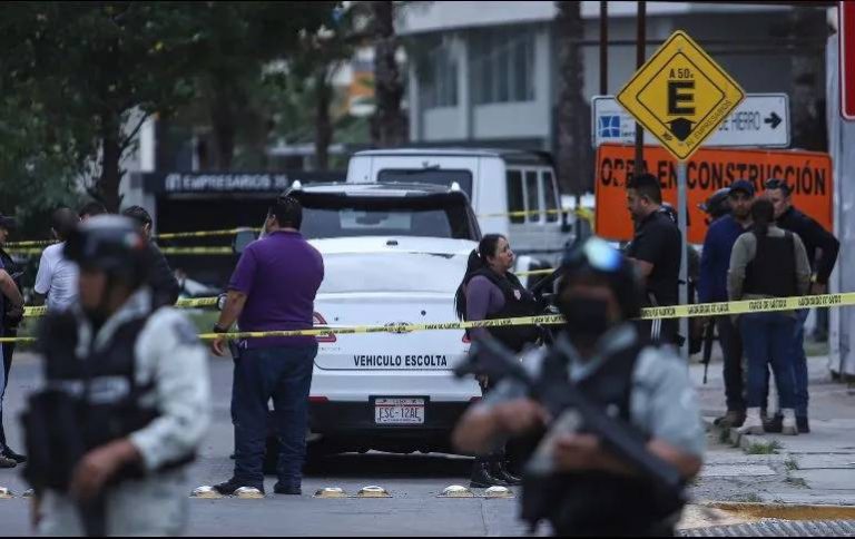 Deja un muerto y 6 heridos balacera en centro comercial de Guadalajara