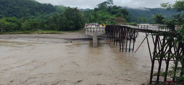 Deja Karl en Chiapas un muerto e inundaciones