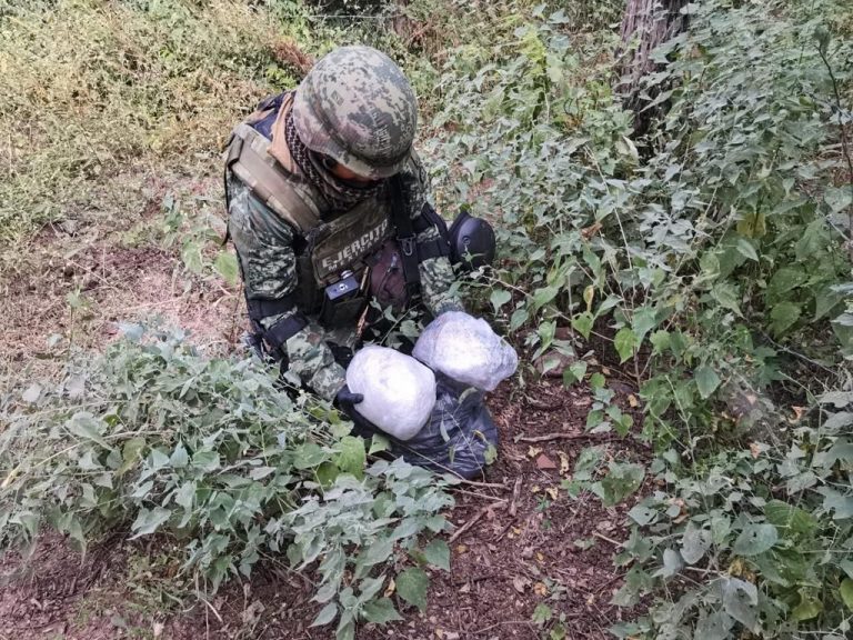 Decomisan metanfetamina y goma de opio en el Sifón, Culiacán