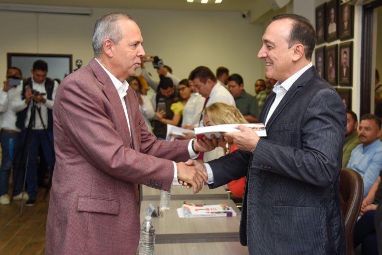 Cumplimos a Ahome: Vargas a regidores en Informe