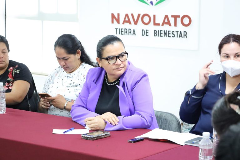 Promete Margoth Urrea terrenos, obras y servicios a Villa Juárez