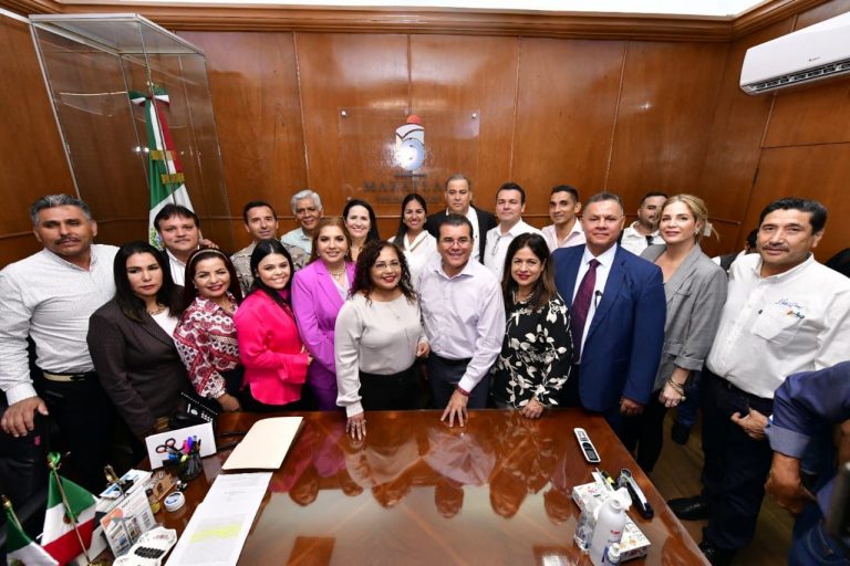 Nombra alcalde de Mazatlán nuevo Tesorero y Oficial Mayor