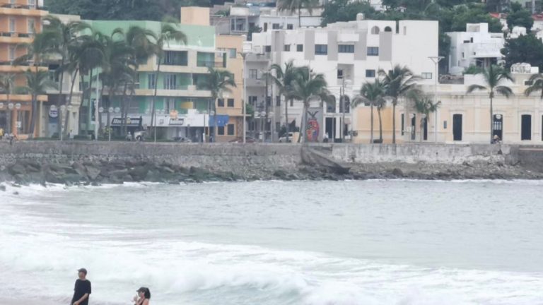 Restringen playas de Mazatlán a bañistas y embarcaciones