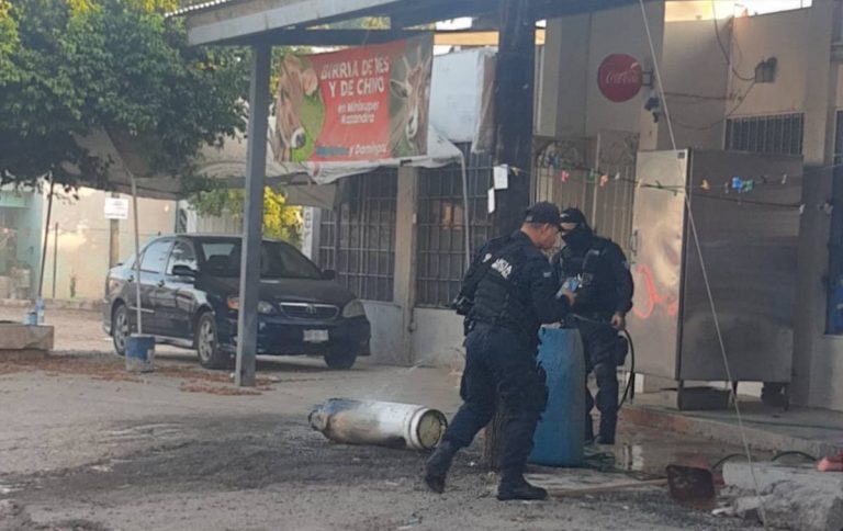 Pasan de policías a héroes al evitar explosión