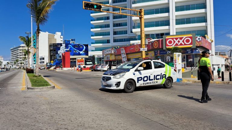 Operativo tras balacera en restaurante de Av. Del Mar