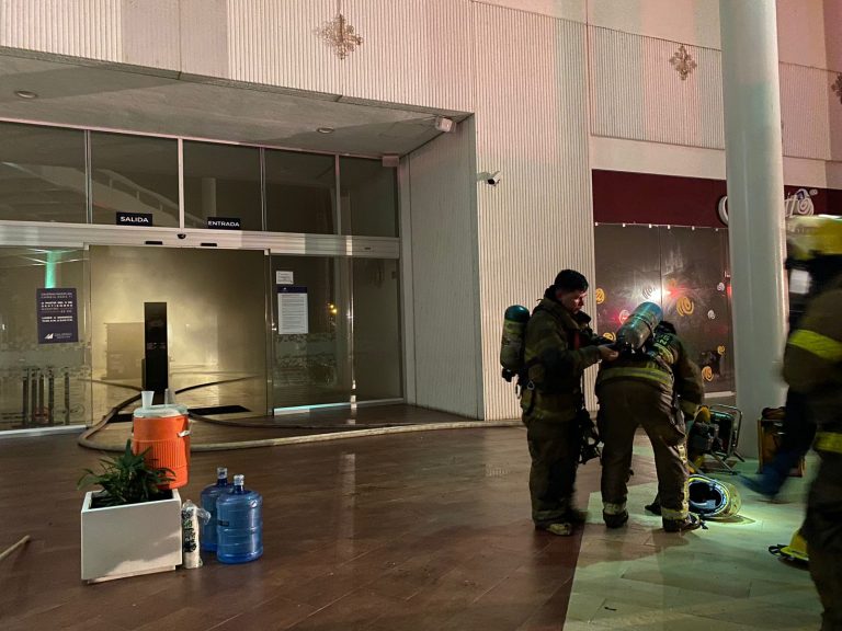Cierre a la circulación aledañas a Galerías por Incendio