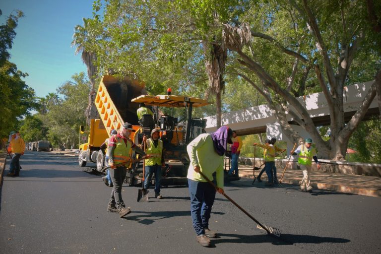 ¡Toma precaución! Cierran malecón por reencapetado