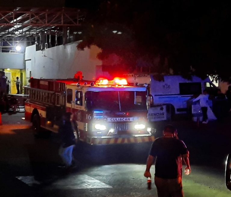 Evacuan el ISSSTE en Culiacán por incendio