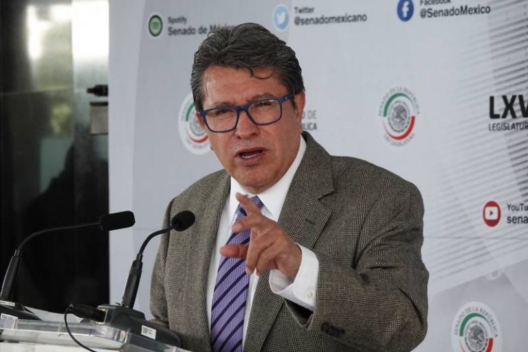 ¿Ricardo Monreal deja Morena y ‘brinca’ a Va Por México?