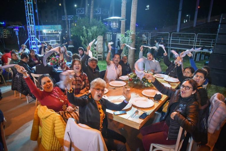 ‘Desbordan’ del Chepe 700 turistas a Los Mochis y ‘Topo’