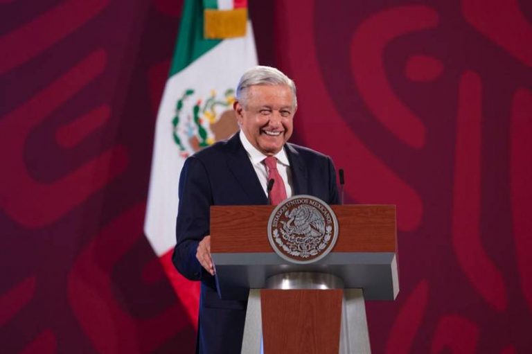 Recorte al INE: ‘todavía les queda dinero’, responde AMLO