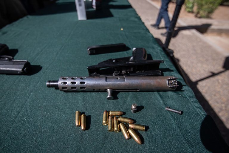 Dan celular o una tablet a cambio de armas