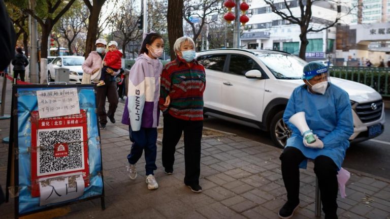 Registra China el peor aumento de Covid de la pandemia