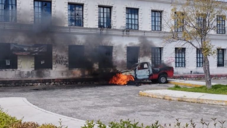 Cae líder de ‘Los Motonetos’; hay quema de autos y enfrentamientos