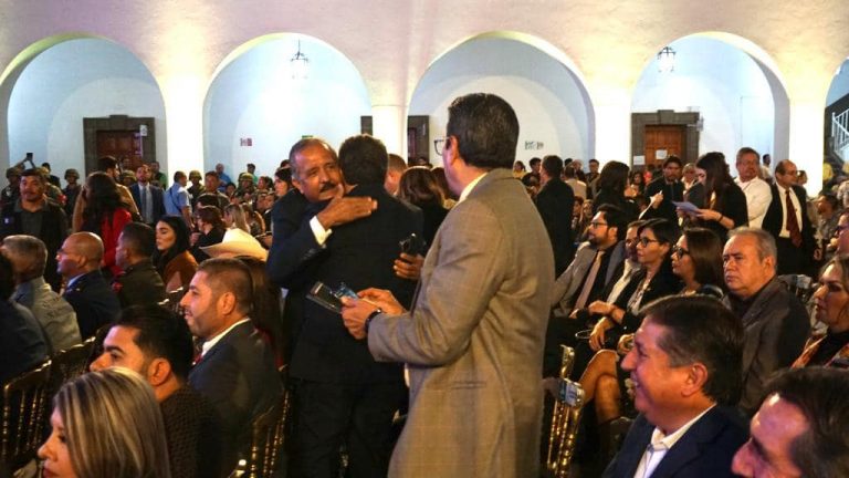 Sorprende Estrada Ferreiro en Informe de alcalde de Culiacán