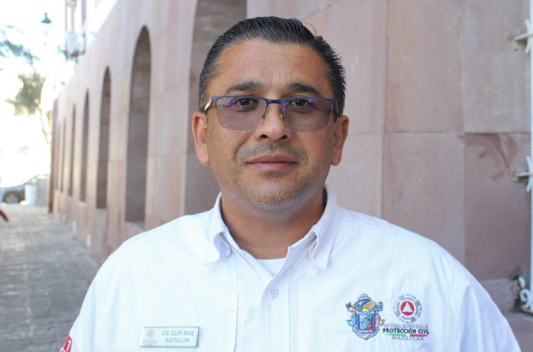 Investigan causa de incendio en plaza Galerías