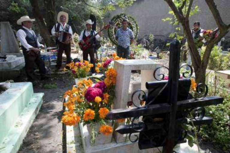 Listas 220 bandas y norteños para algarabía en panteones
