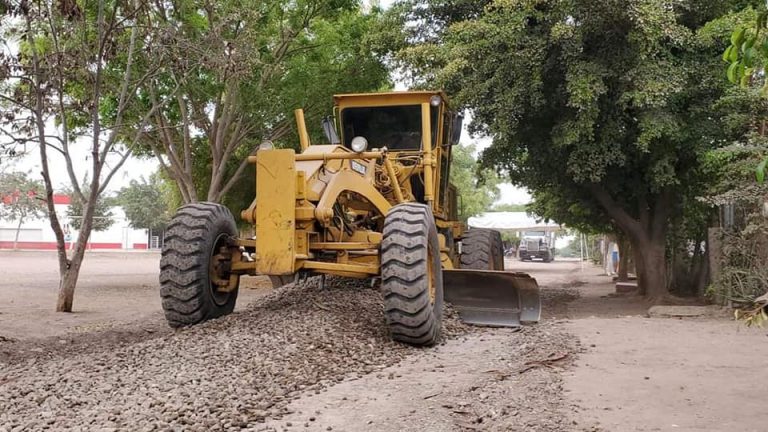 ¡Salieron ganando! Legalizarán propiedades antes de revestir calles