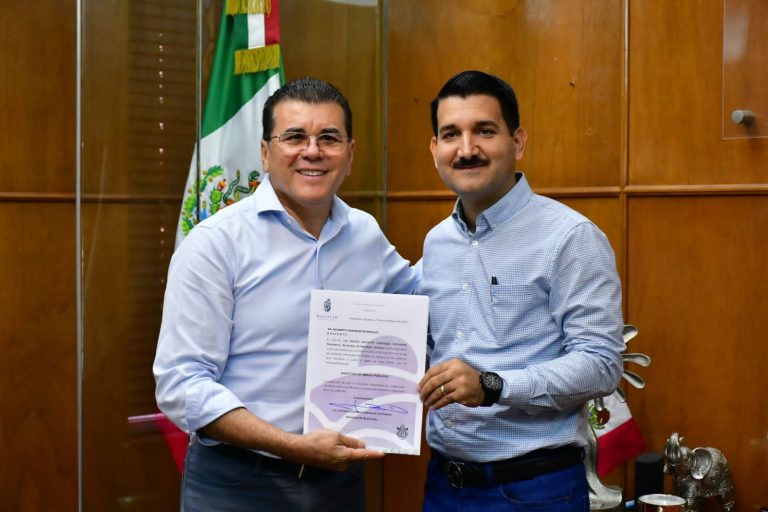 Es primerizo; lo nombran director de Obras Públicas