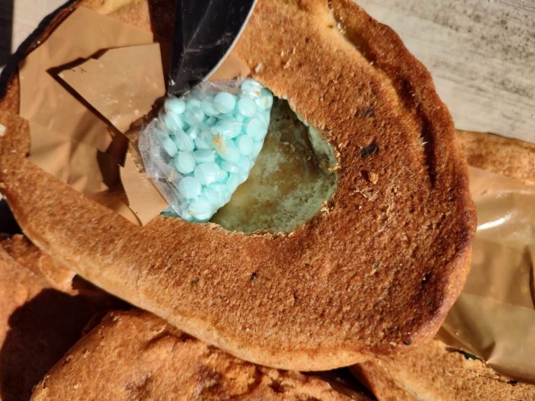 Detectan en pan de mujer 2 mil pastillas de aparente fentanilo