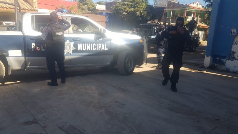 Asaltan banco en tienda departamental de Culiacán