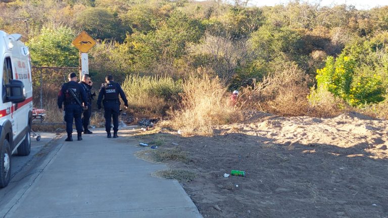 Hallan a 2 jóvenes desnudos, amarrados y ‘tableados’