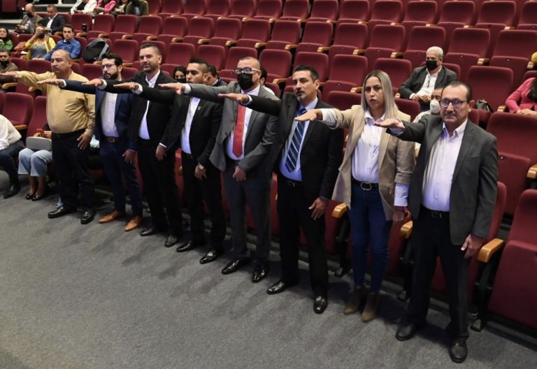 Rector de la UAS toma protesta a vicerrectores y directores