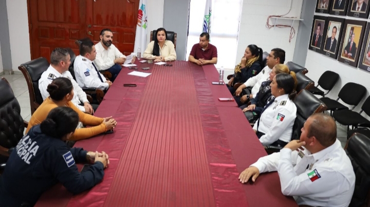 Otorgan en Navolato pago retroactivo a policías, tránsitos y viudas