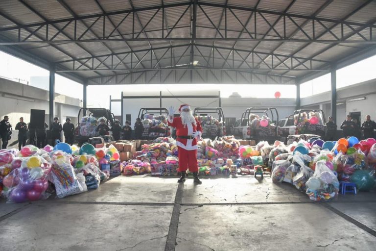 Recolecta Policlaus 7 mil juguetes en Ahome